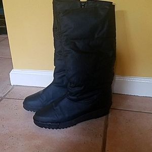New waterproof black Naturalizer boots